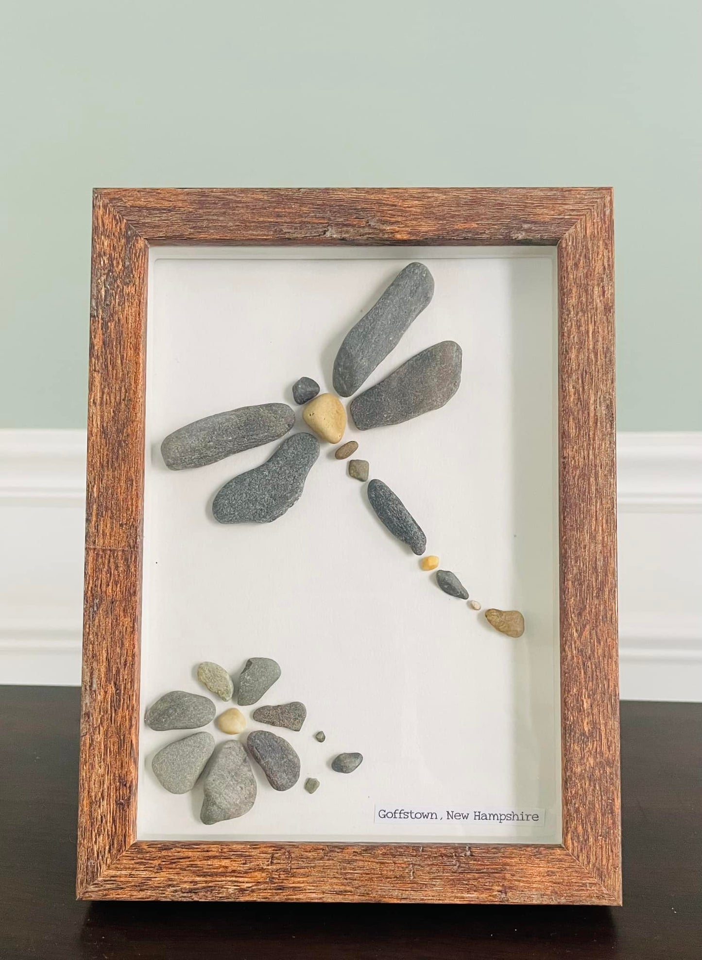 Dragonfly with flowers - Mother Son Stone Art