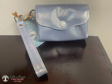Load image into Gallery viewer, Accordion Wristlet - Cobblestone Crafts
