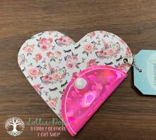 Load image into Gallery viewer, Heart Pouch - Cobblestone Crafts NH
