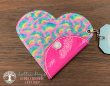 Load image into Gallery viewer, Heart Pouch - Cobblestone Crafts NH
